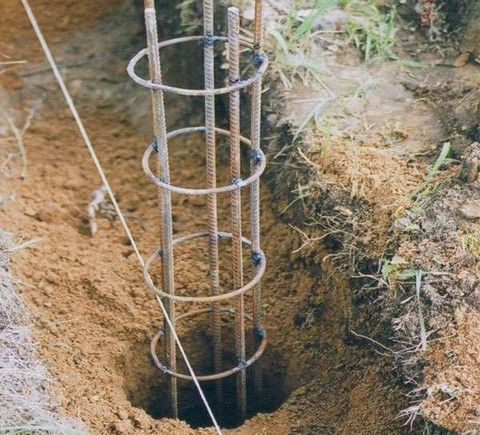 Обвязка скважины из сварной арматуры Обвязка скважины из сварной арматуры